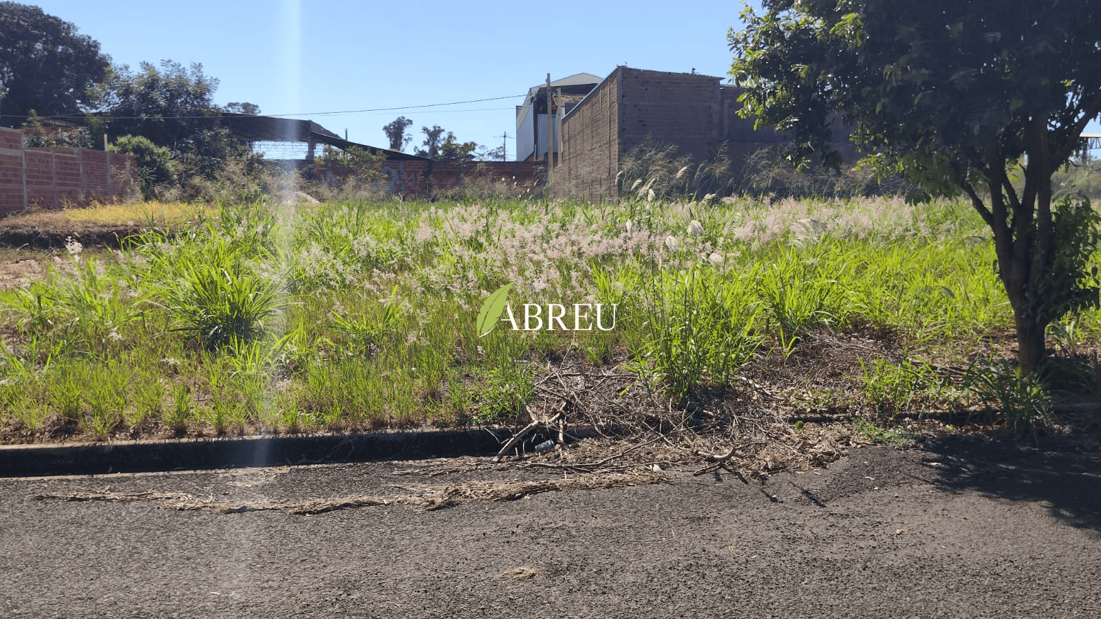 Terreno à venda de 200 m² por R$ 30.000,00 + Parcelas – Jd. Itália – Cosmorama/SP